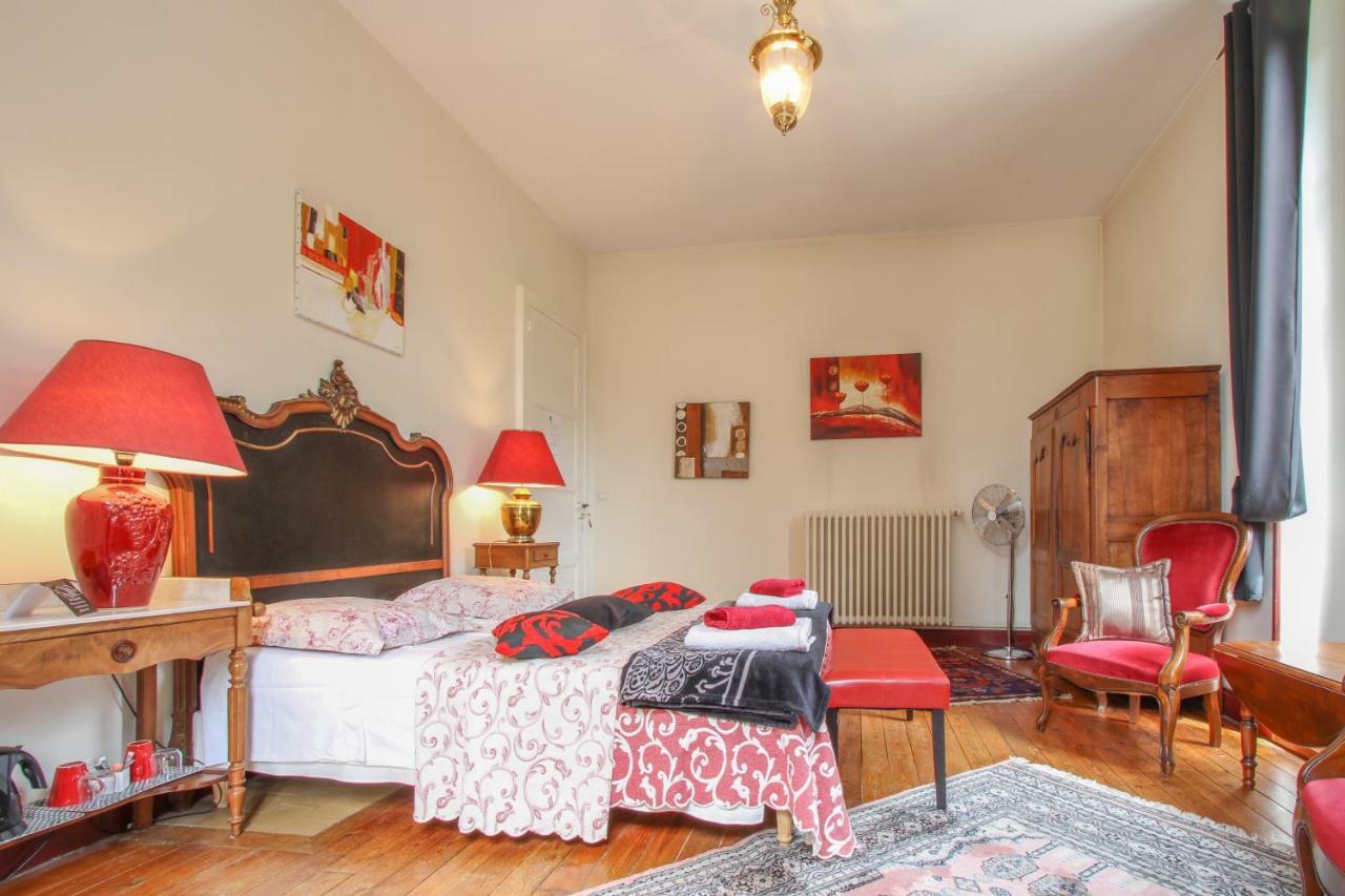 Bed and Breakfast Manoir Des Turets Yvre-l'Eveque Экстерьер фото