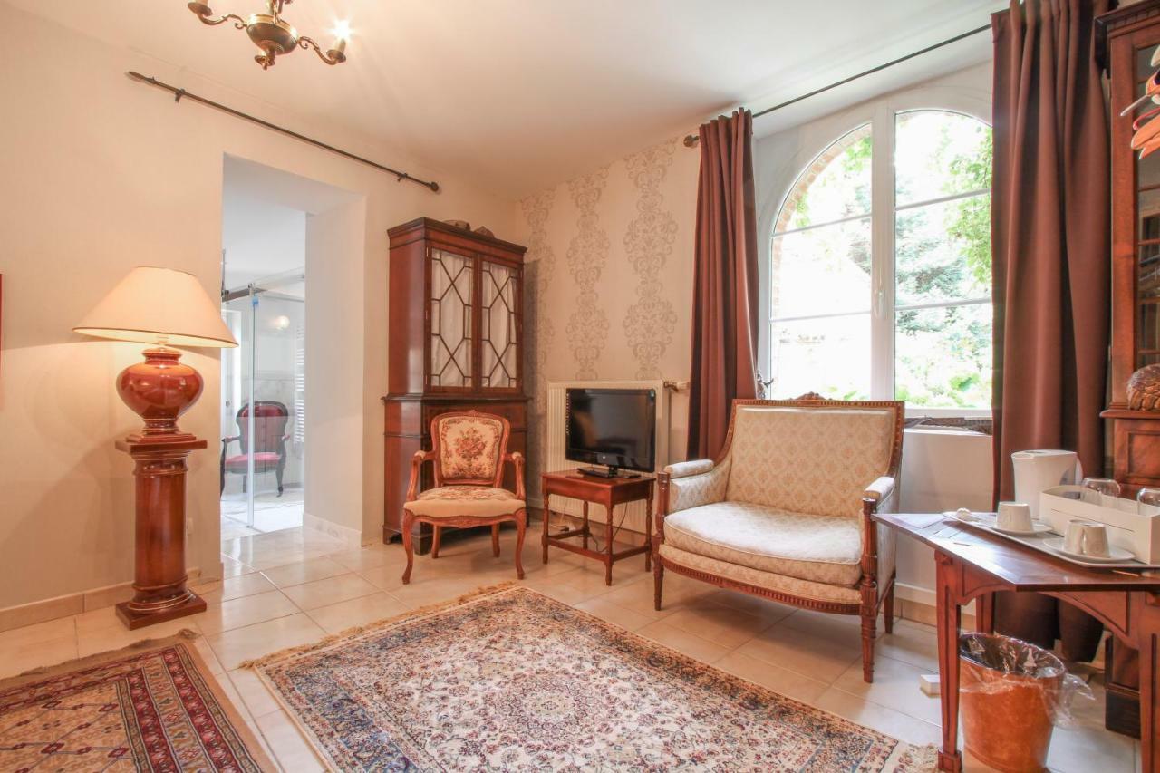 Bed and Breakfast Manoir Des Turets Yvre-l'Eveque Экстерьер фото